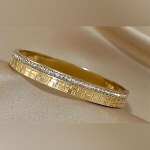 Square Rhinestone Fashion Bangle - Textured
Stainless Steel Gold Plated